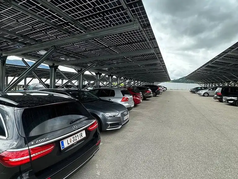 Photovoltaik-Carport – Österreich 1 Photovoltaik-Carport – Österreich